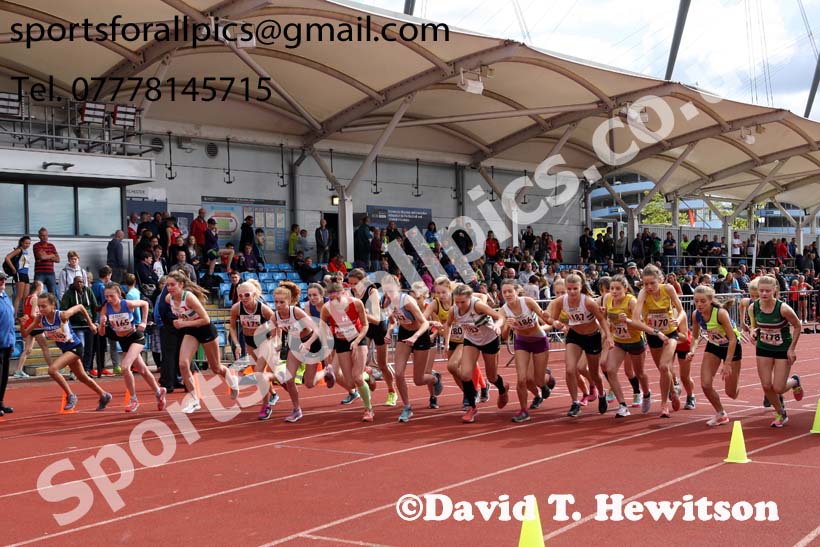 Womens under-17s 3 stage relay, Northern Senior 6 and 4 and Junior Stage Road Relays, SportsCity, Manchester. Photo:  David T. Hewitson/Sports for All Pics